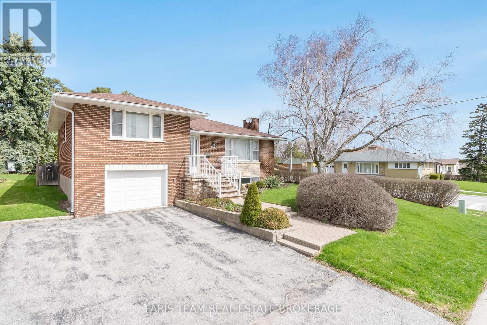 107 Scanlon Avenue, Bradford West Gwillimbury, Ontario  L3Z 1G6 - Photo 3 - N13035546