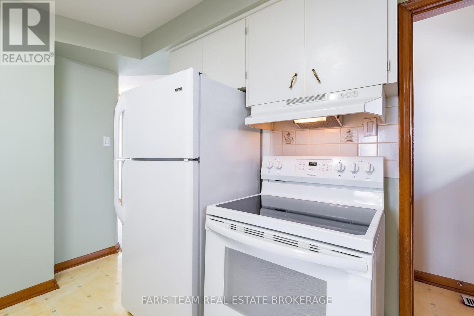 107 Scanlon Avenue, Bradford West Gwillimbury, Ontario  L3Z 1G6 - Photo 9 - N13035546