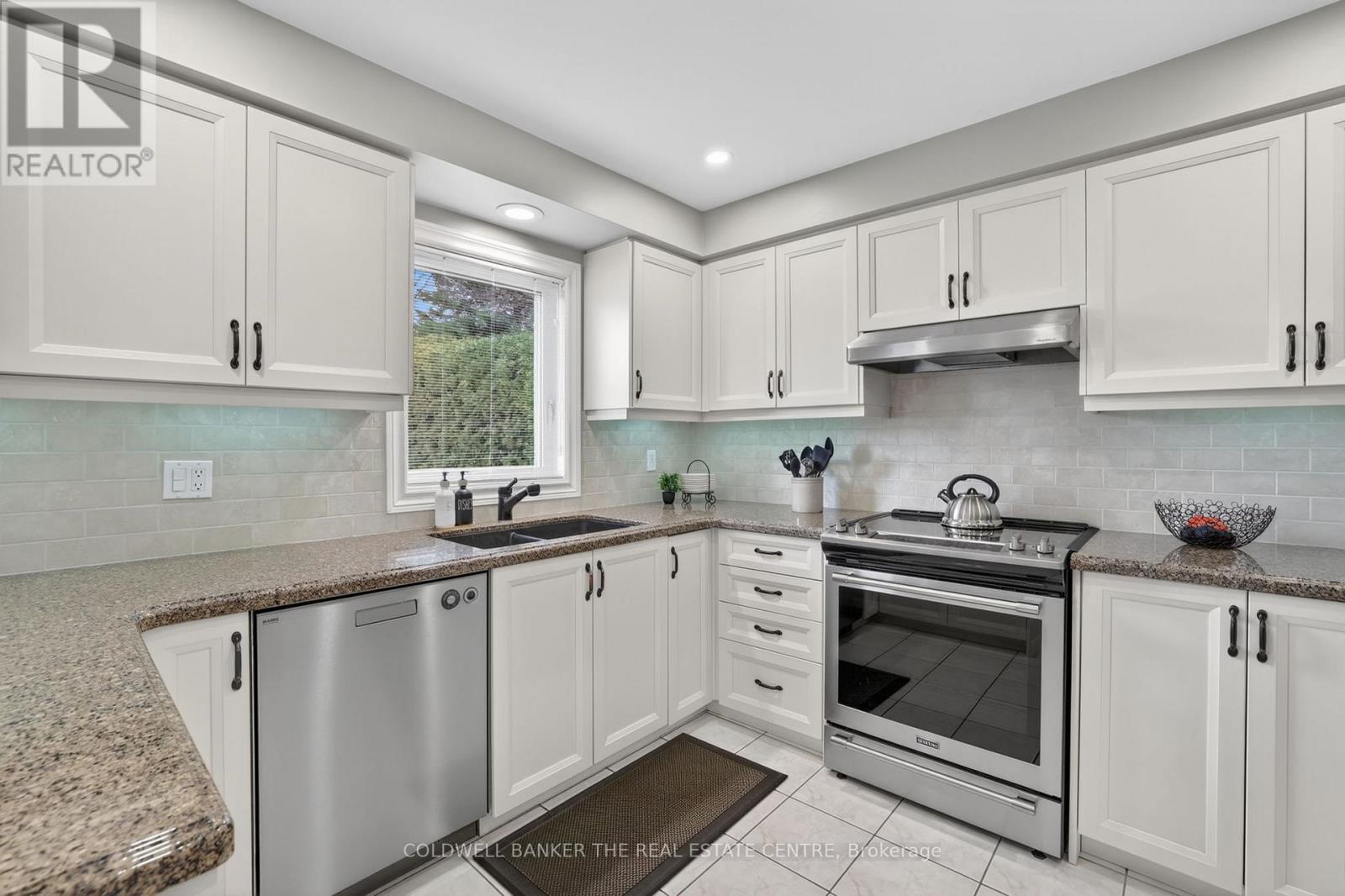 896 Bosworth Court, Newmarket, Ontario  L3X 1Z1 - Photo 14 - N13035556