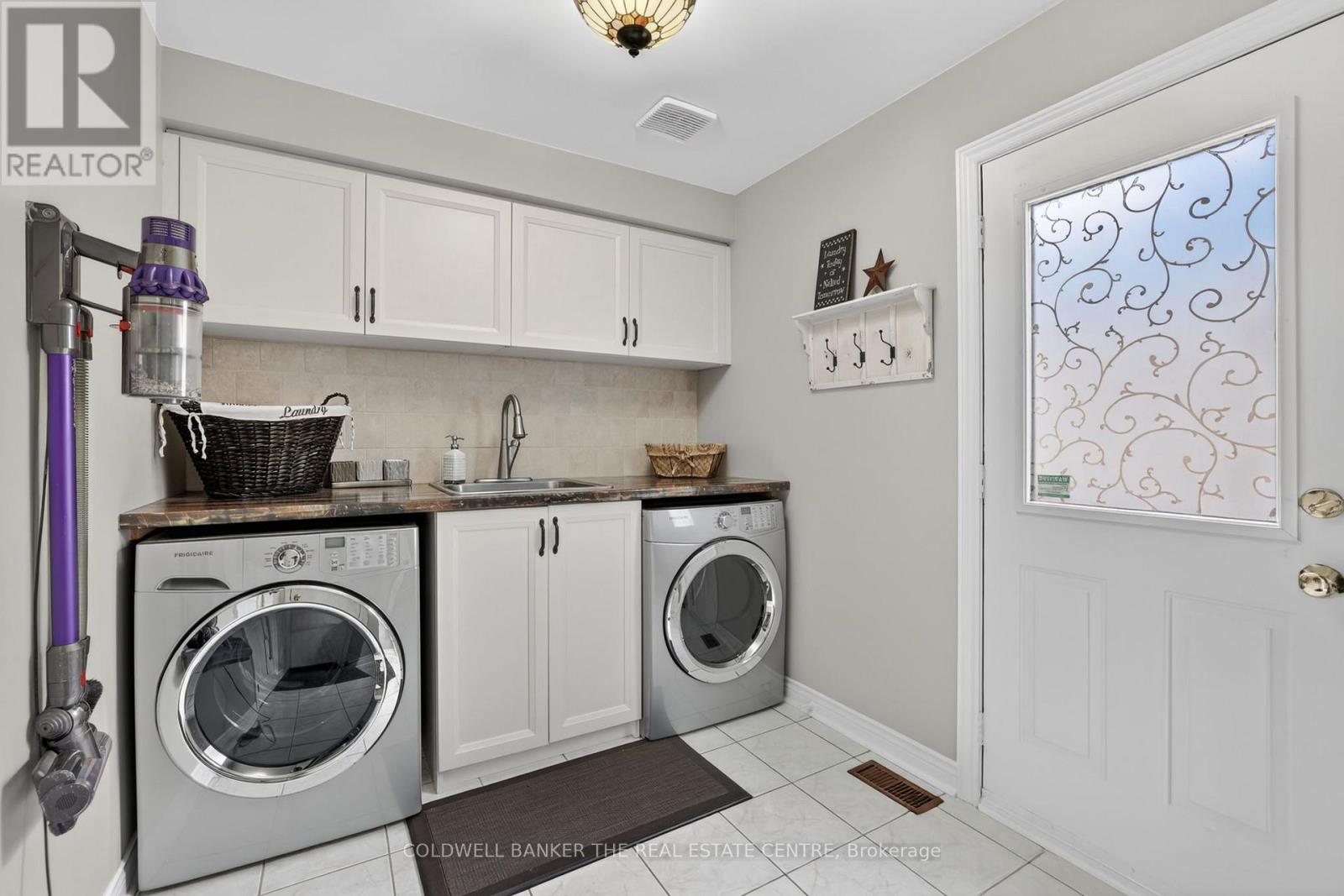 896 Bosworth Court, Newmarket, Ontario  L3X 1Z1 - Photo 20 - N13035556