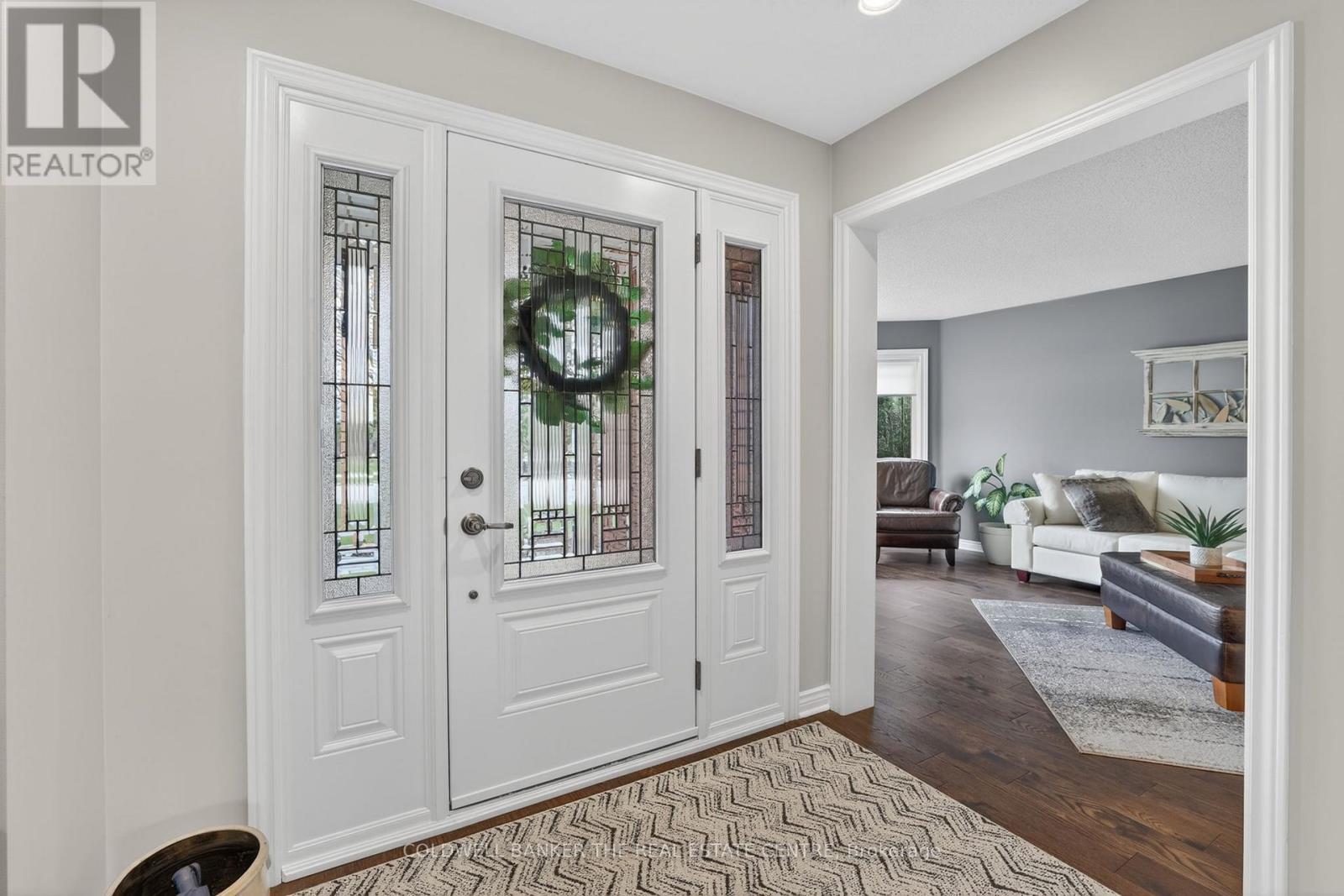 896 Bosworth Court, Newmarket, Ontario  L3X 1Z1 - Photo 4 - N13035556