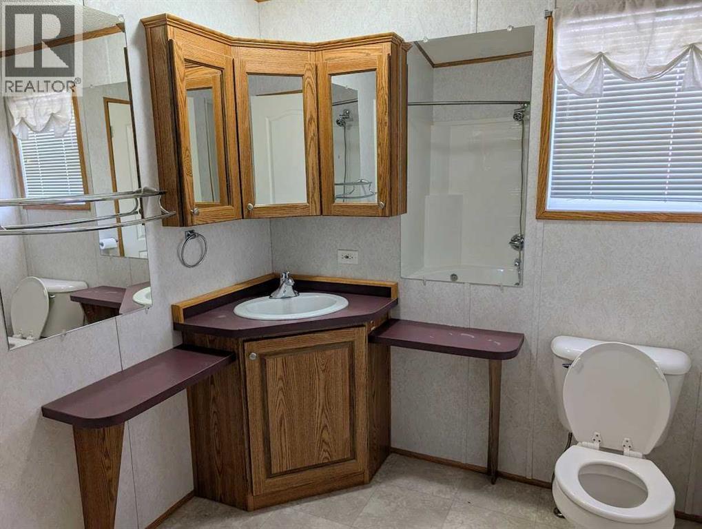 211 Railway Avenue, Coaldale, Alberta  T1M 0A8 - Photo 14 - A2295784