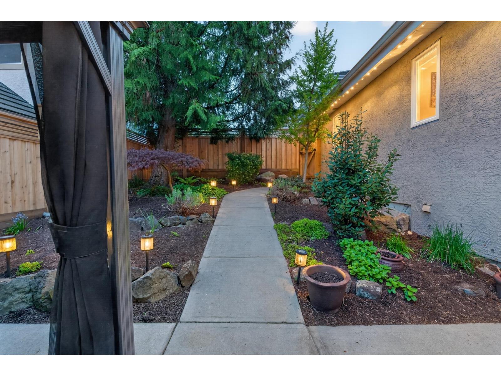 16748 109th Avenue, Surrey, British Columbia  V4N 5H6 - Photo 38 - R3115026