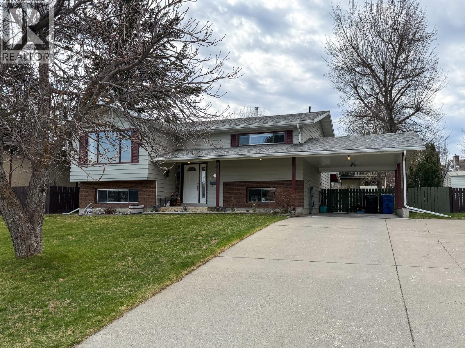 1317 16th Street S, Cranbrook, British Columbia  V1C 5K5 - Photo 1 - 10384517