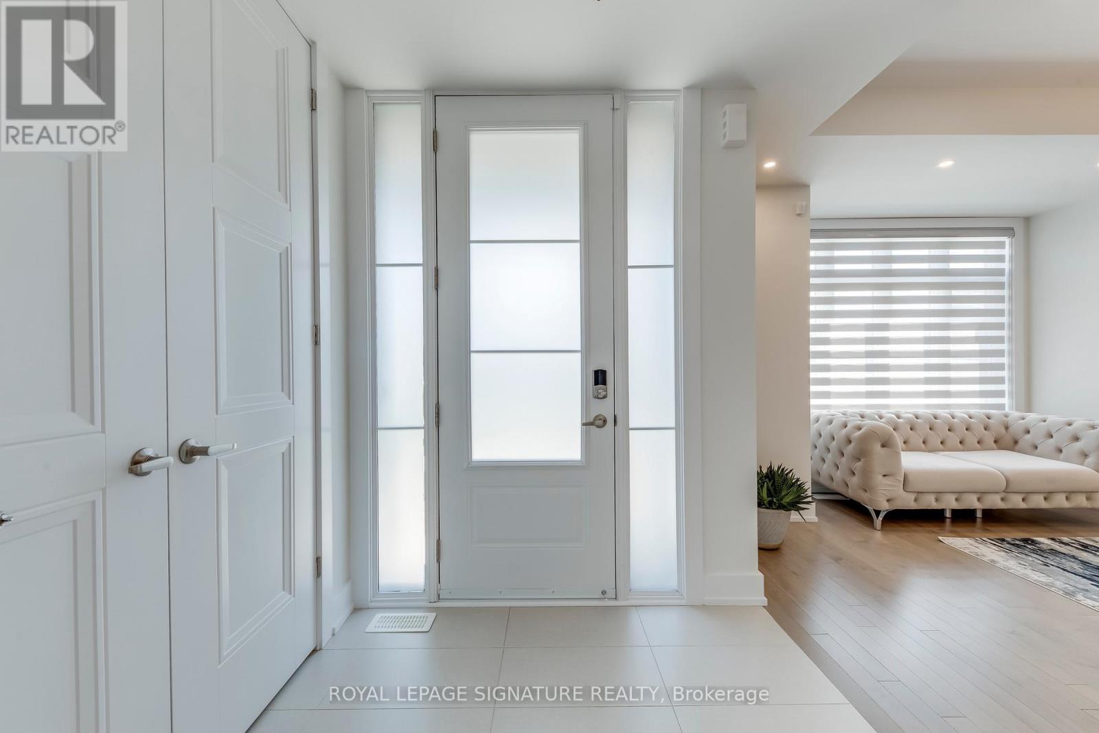 21 Kohn Lane, Markham, Ontario  L6C 3J3 - Photo 3 - N13033268