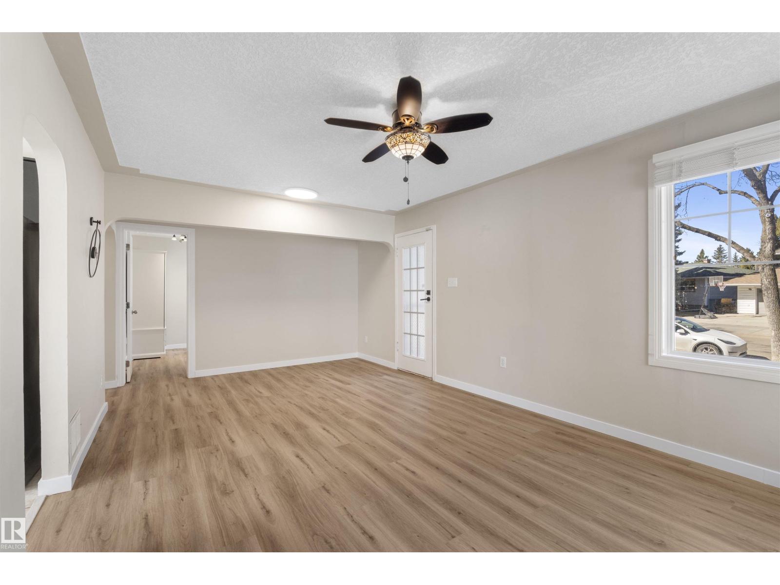 10715 135 St Nw, Edmonton, Alberta  T5M 1J7 - Photo 3 - E4483723