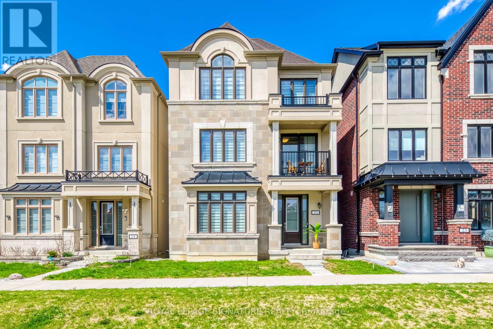 21 KOHN LANE, Markham, Ontario