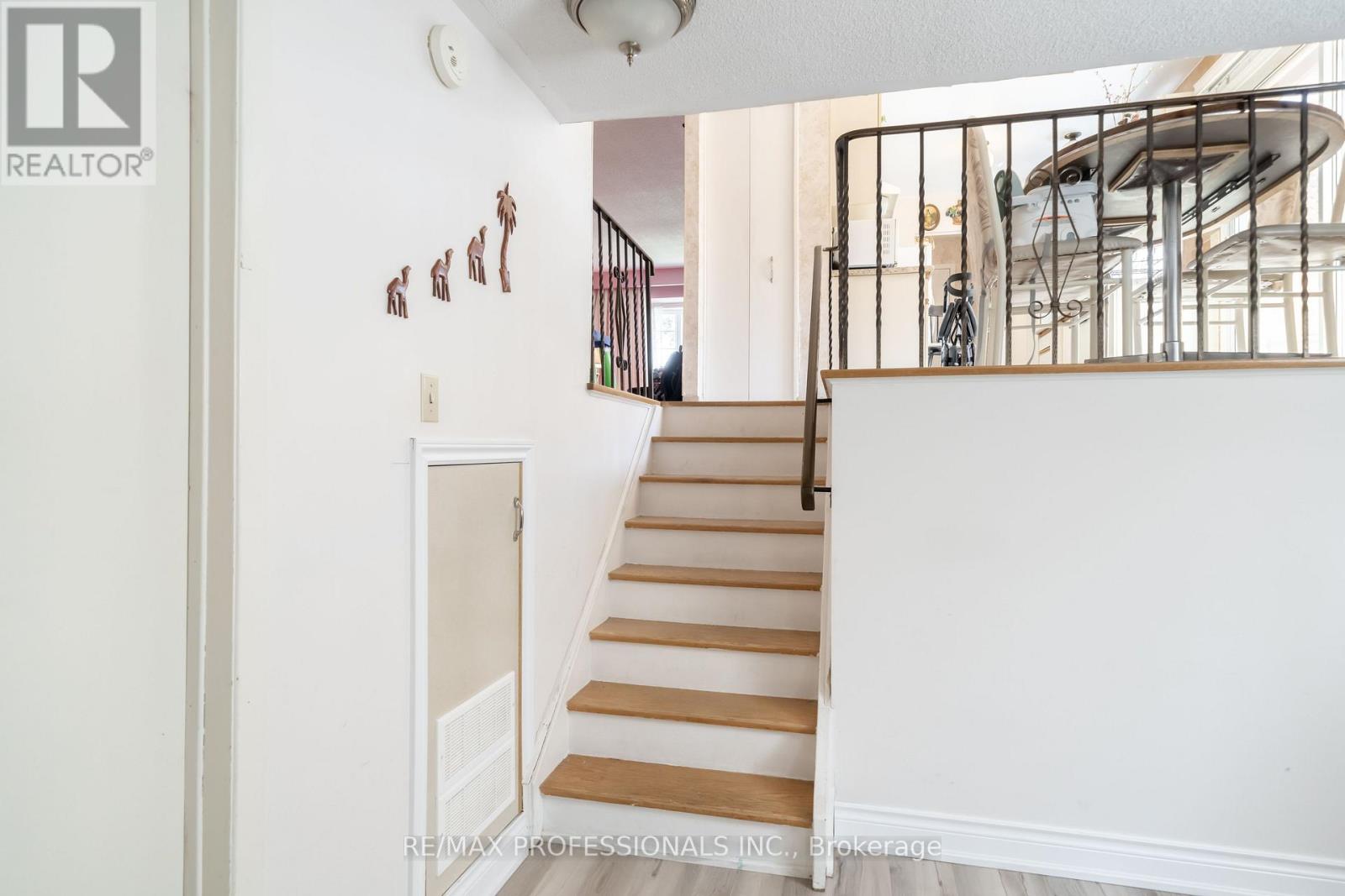 3435 Martins Pine Crescent, Mississauga, Ontario  L5L 1G3 - Photo 16 - W13035480