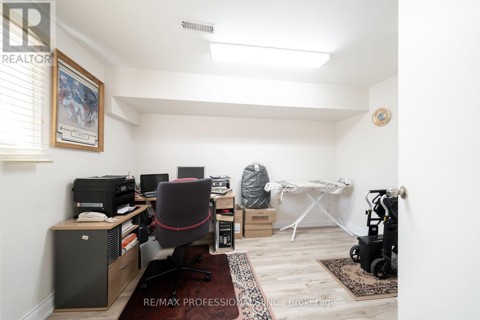 3435 Martins Pine Crescent, Mississauga, Ontario  L5L 1G3 - Photo 19 - W13035480