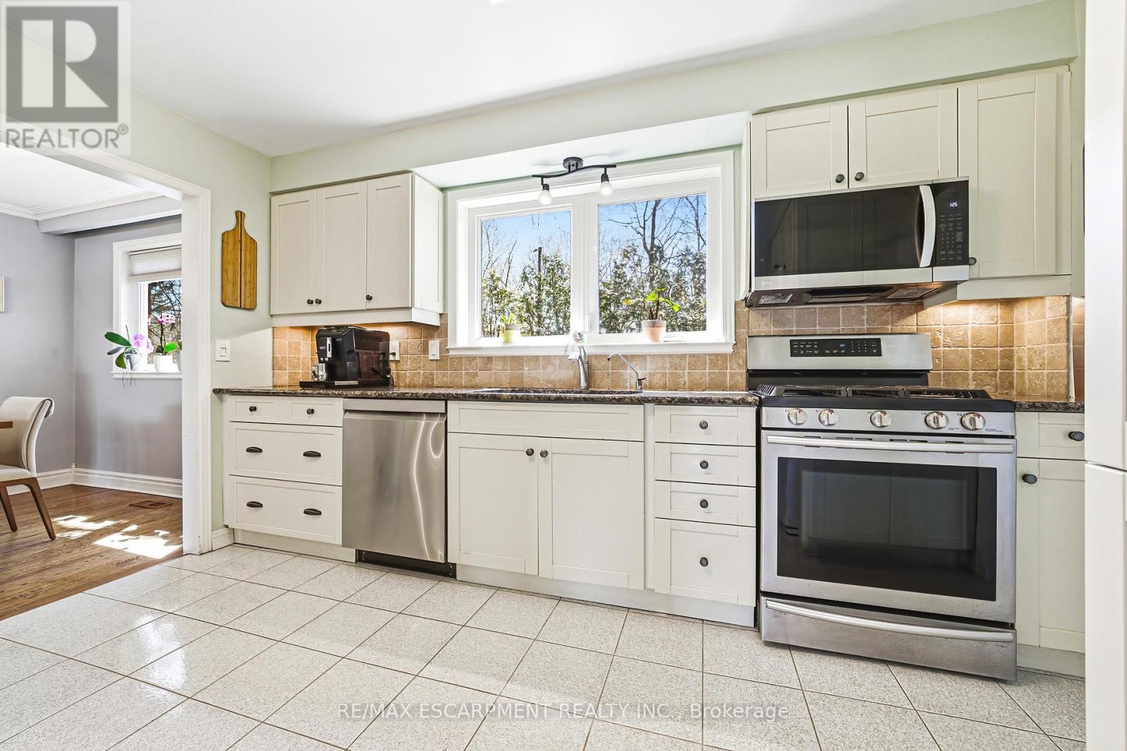 668 Chestnut Place, Burlington, Ontario  L7N 3E8 - Photo 10 - W13035486