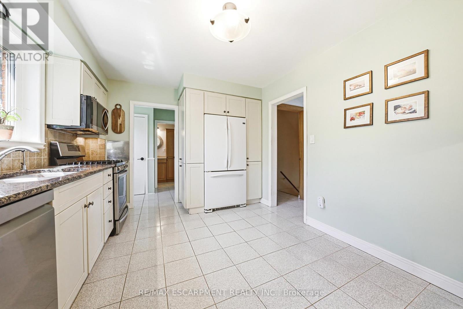 668 Chestnut Place, Burlington, Ontario  L7N 3E8 - Photo 12 - W13035486