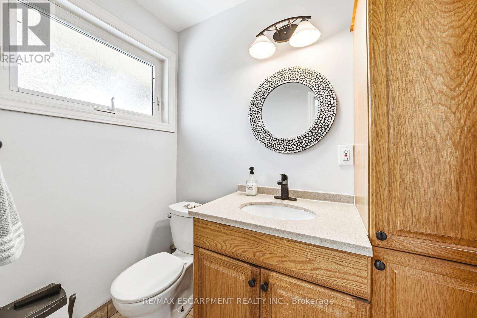 668 Chestnut Place, Burlington, Ontario  L7N 3E8 - Photo 14 - W13035486