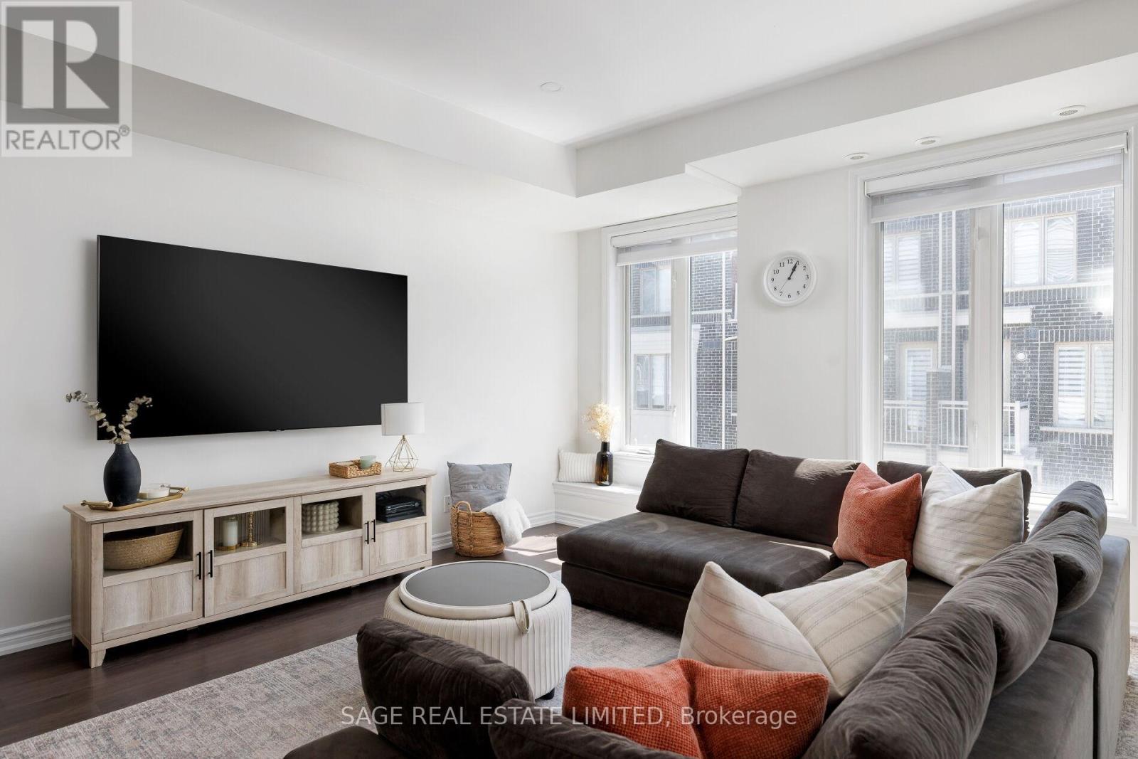 22 - 150 LONG BRANCH AVENUE, Toronto, Ontario