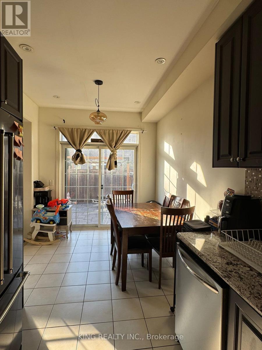 18 EASTLAKE ROAD, Brampton, Ontario