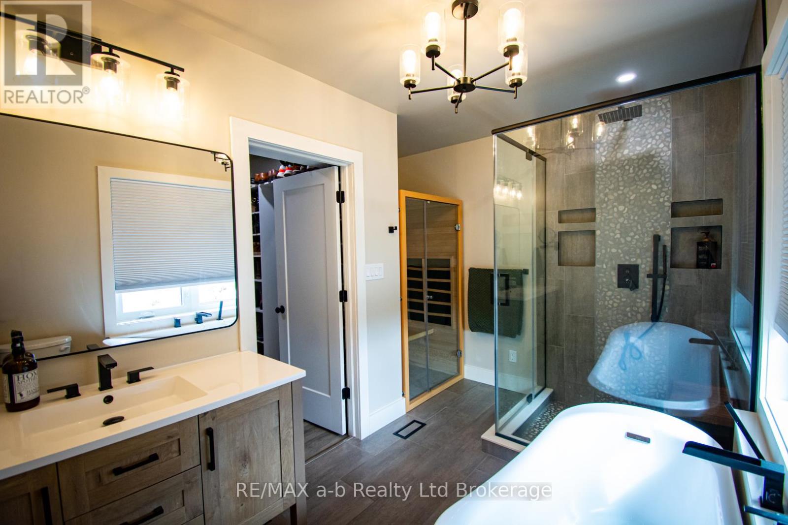 3 Belfast Circle, Tillsonburg, Ontario  N4G 5G3 - Photo 22 - X13035868