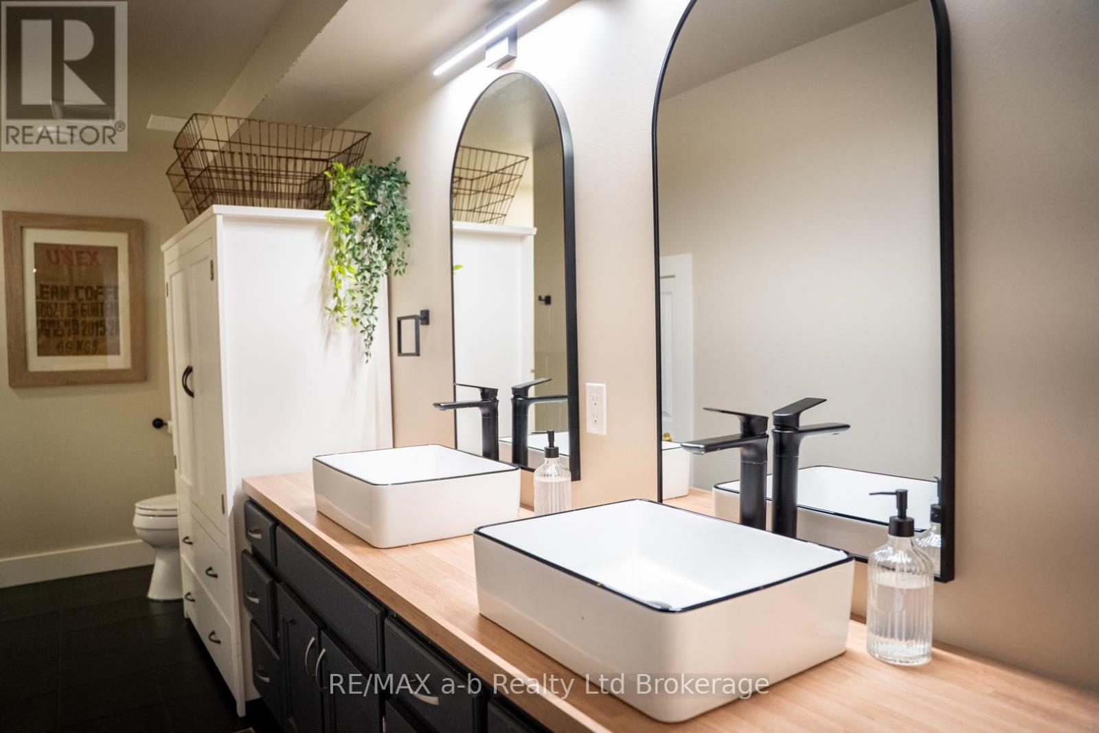 3 Belfast Circle, Tillsonburg, Ontario  N4G 5G3 - Photo 32 - X13035868