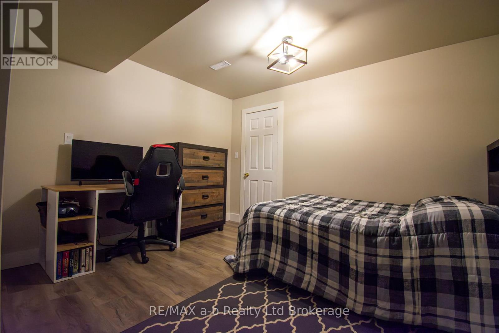 3 Belfast Circle, Tillsonburg, Ontario  N4G 5G3 - Photo 38 - X13035868