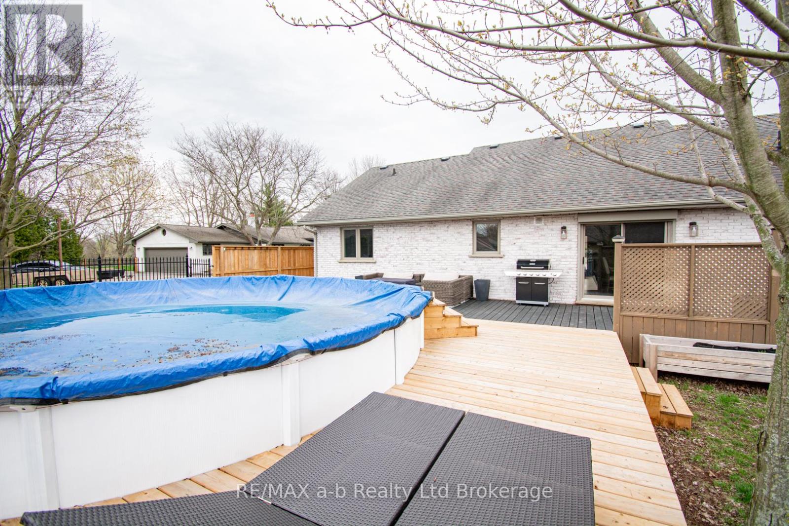 3 Belfast Circle, Tillsonburg, Ontario  N4G 5G3 - Photo 46 - X13035868