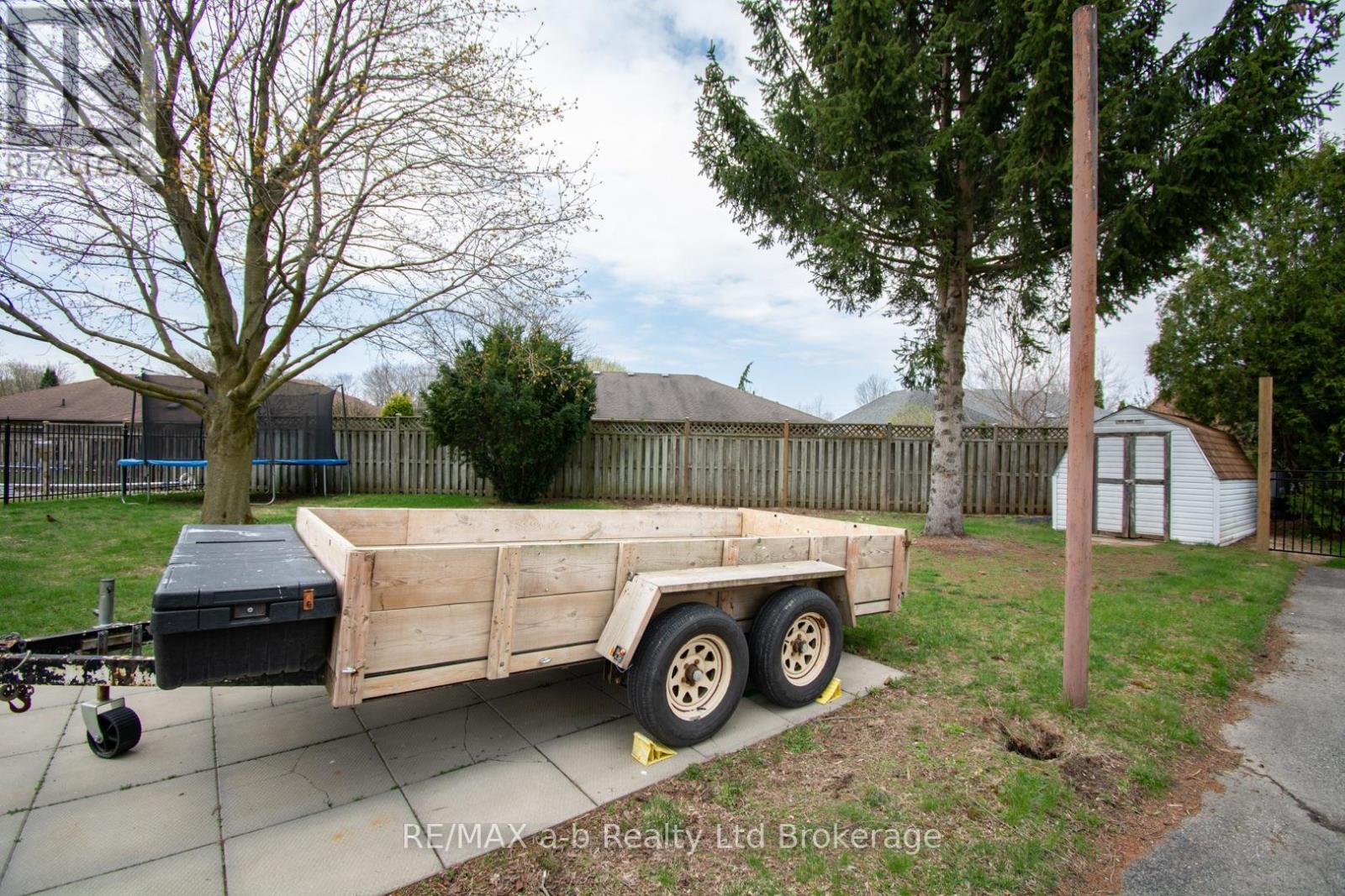 3 Belfast Circle, Tillsonburg, Ontario  N4G 5G3 - Photo 47 - X13035868