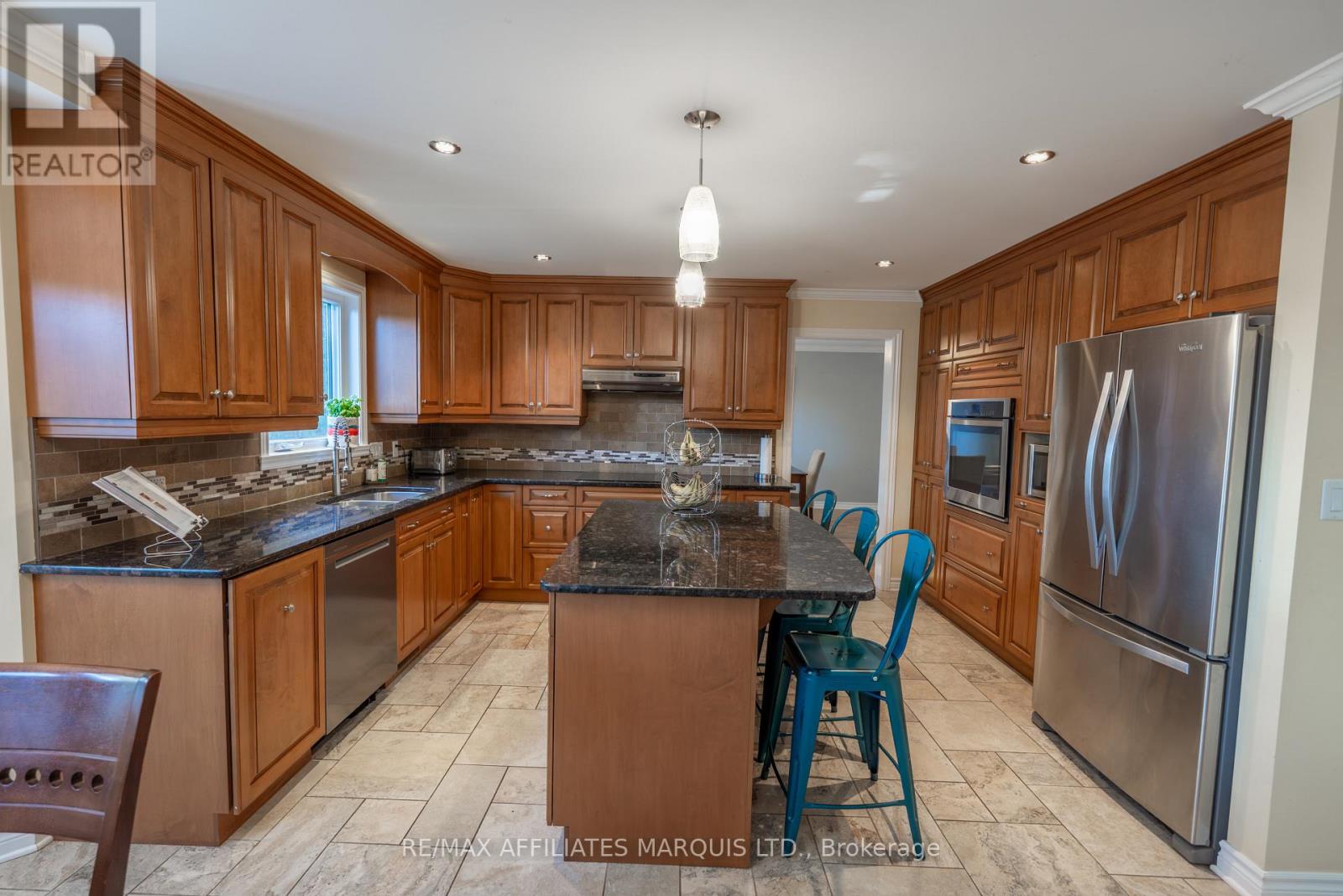 865 Chelsea Crescent, Cornwall, Ontario  K6H 6Y6 - Photo 4 - X12942248