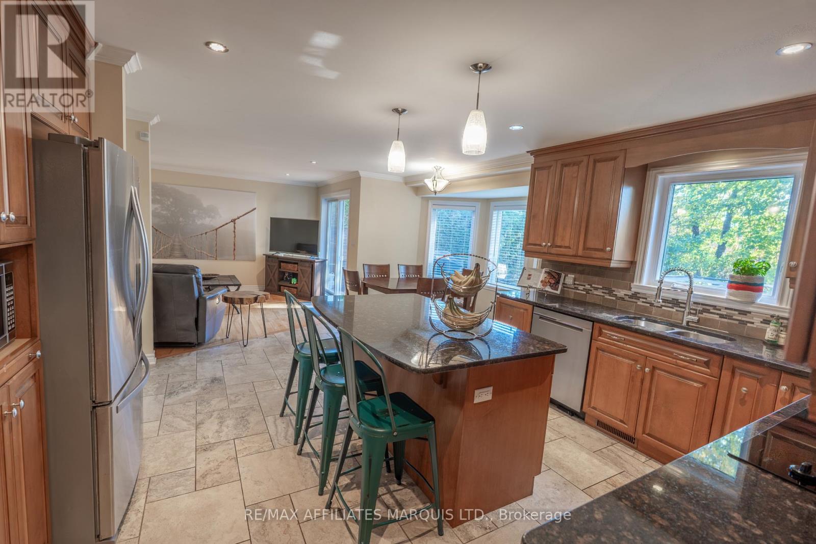 865 Chelsea Crescent, Cornwall, Ontario  K6H 6Y6 - Photo 5 - X12942248