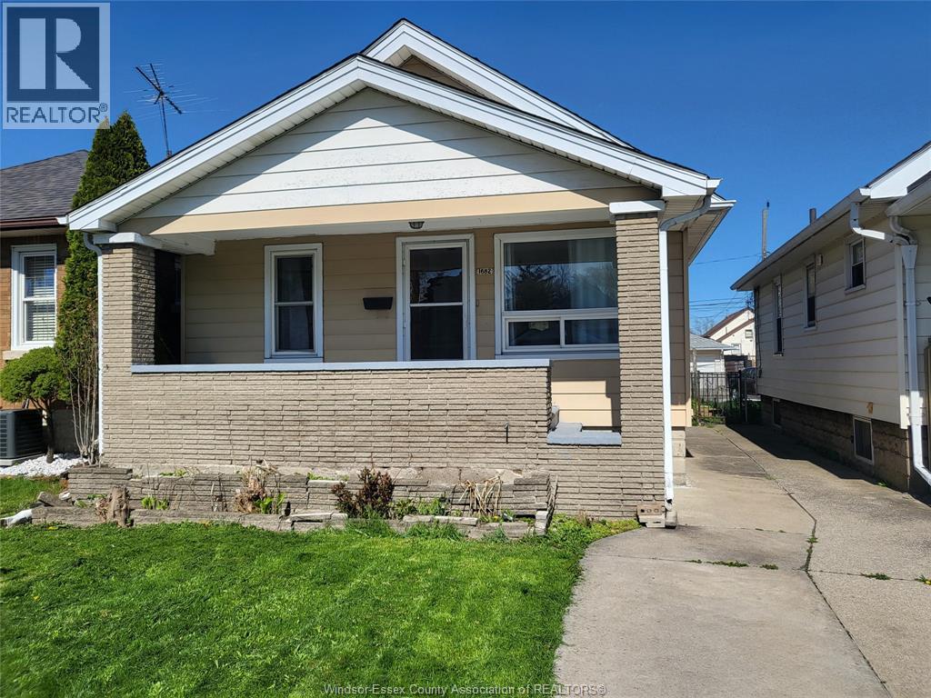 1682 ELSMERE AVENUE, Windsor, Ontario