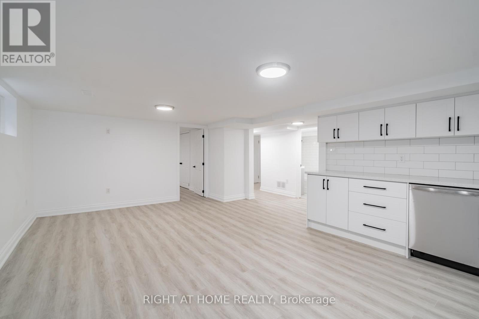 899 Florell Drive, Oshawa, Ontario  L1H 6W3 - Photo 6 - E13035768