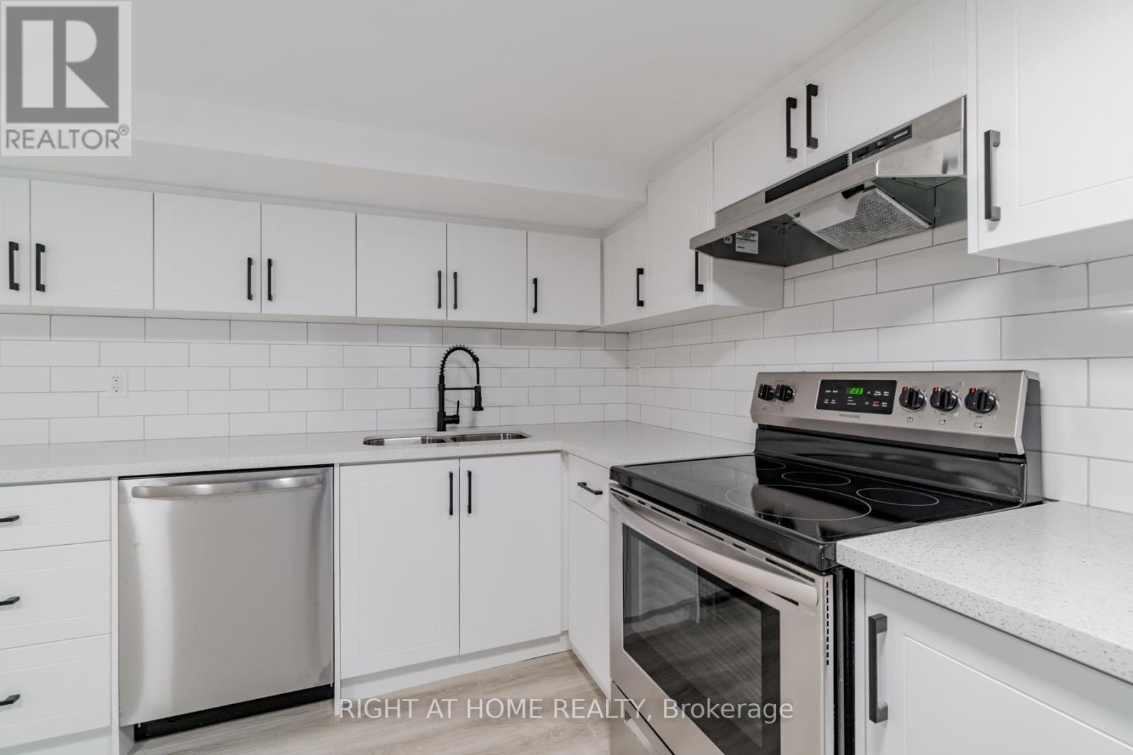 899 Florell Drive, Oshawa, Ontario  L1H 6W3 - Photo 8 - E13035768