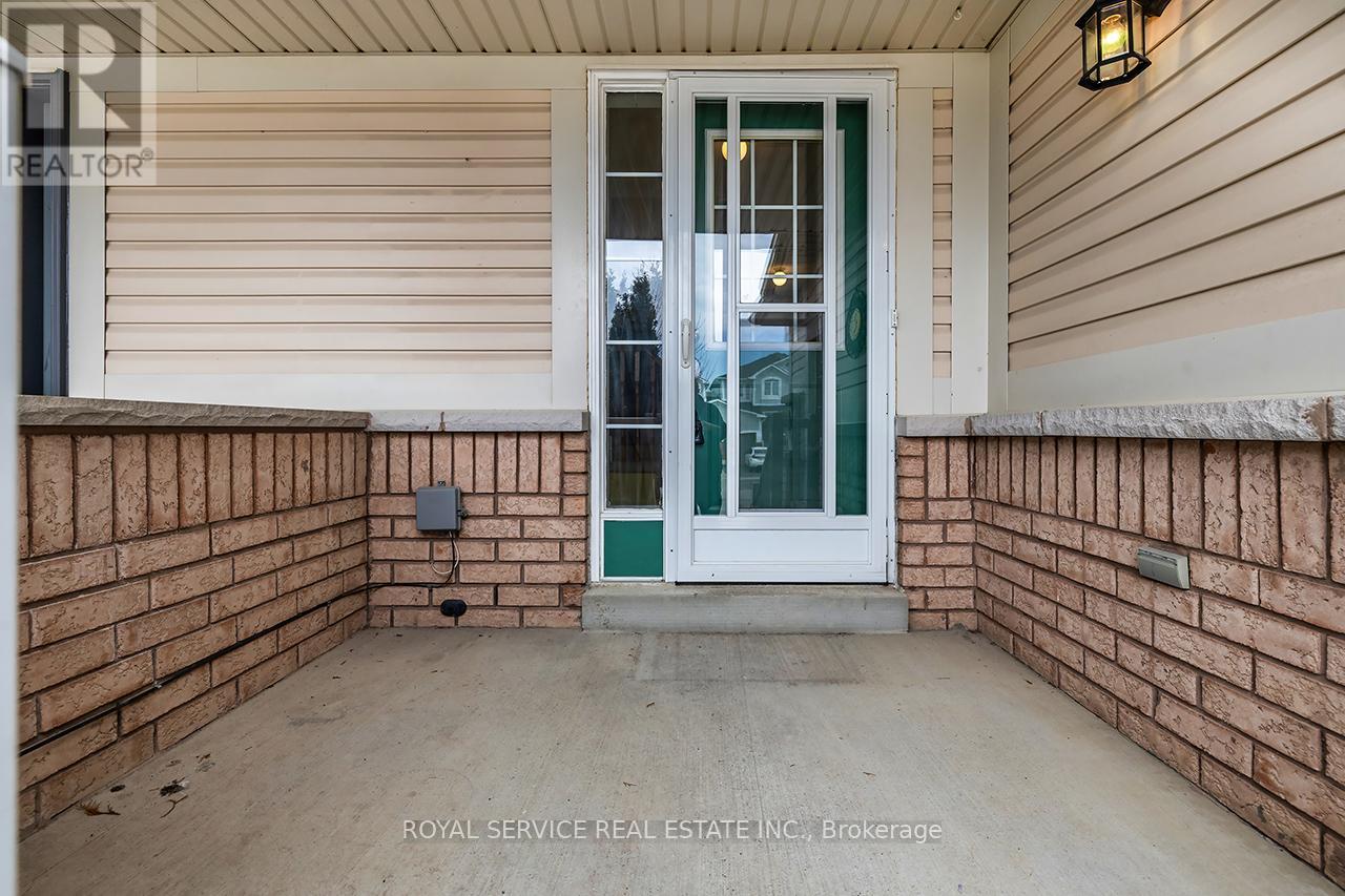 169 Scottsdale Drive, Clarington (Bowmanville), Ontario  L1C 5L3 - Photo 2 - E13035796