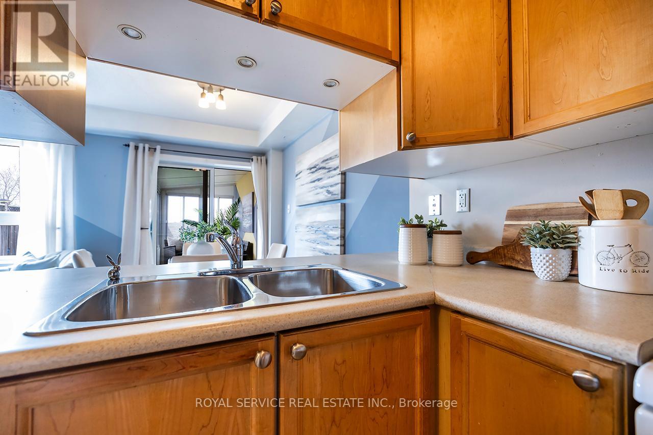 169 Scottsdale Drive, Clarington (Bowmanville), Ontario  L1C 5L3 - Photo 5 - E13035796