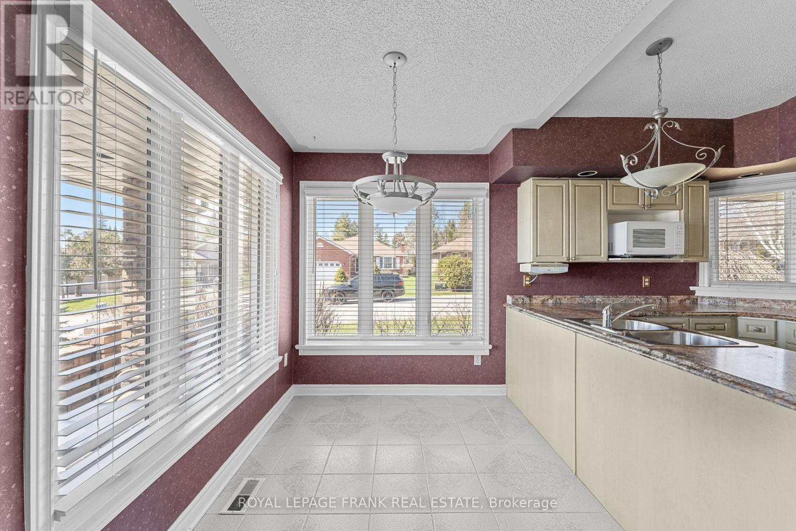 2 Hillview Drive, Kawartha Lakes, Ontario  K0M 1A0 - Photo 13 - X13035610