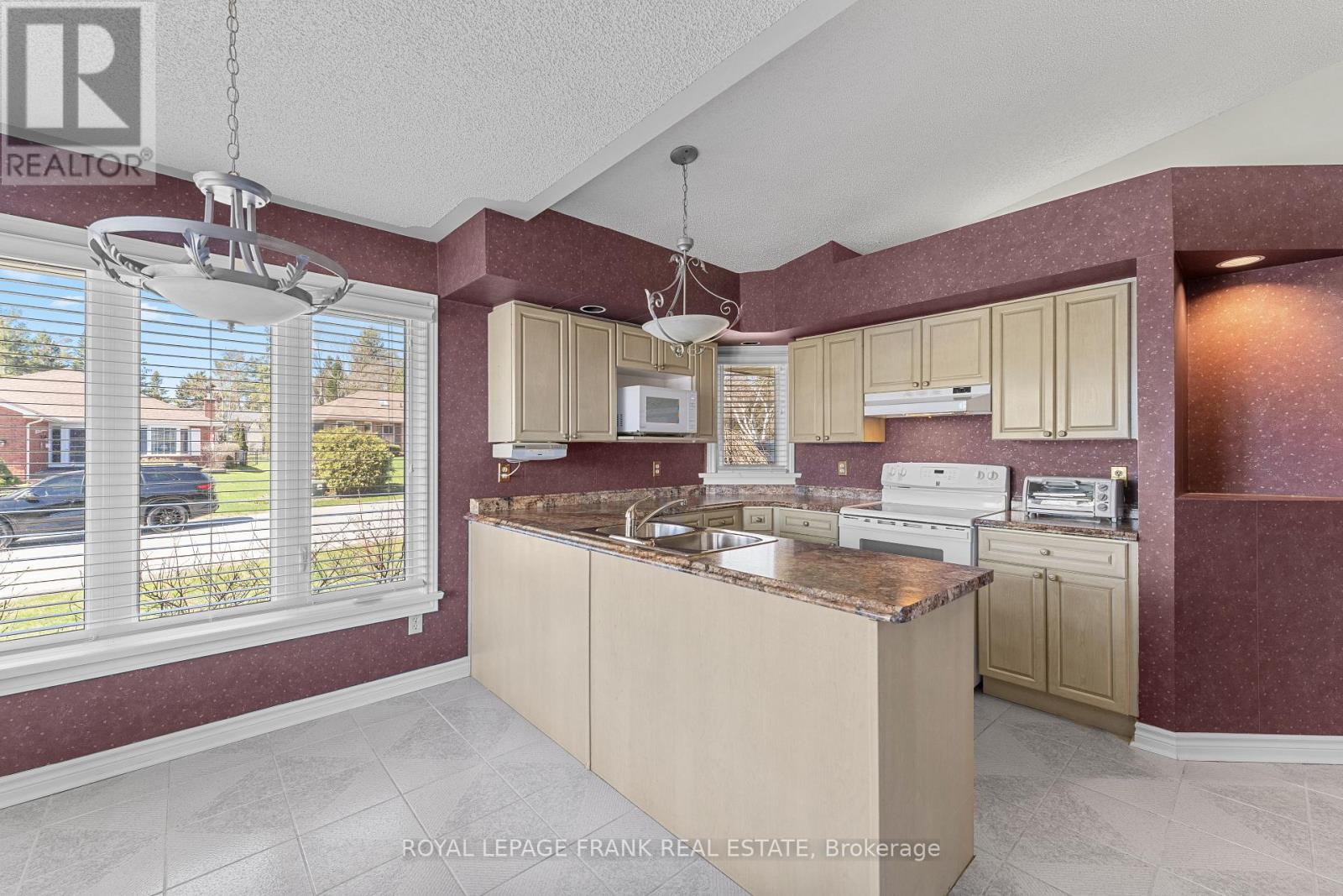 2 Hillview Drive, Kawartha Lakes, Ontario  K0M 1A0 - Photo 15 - X13035610