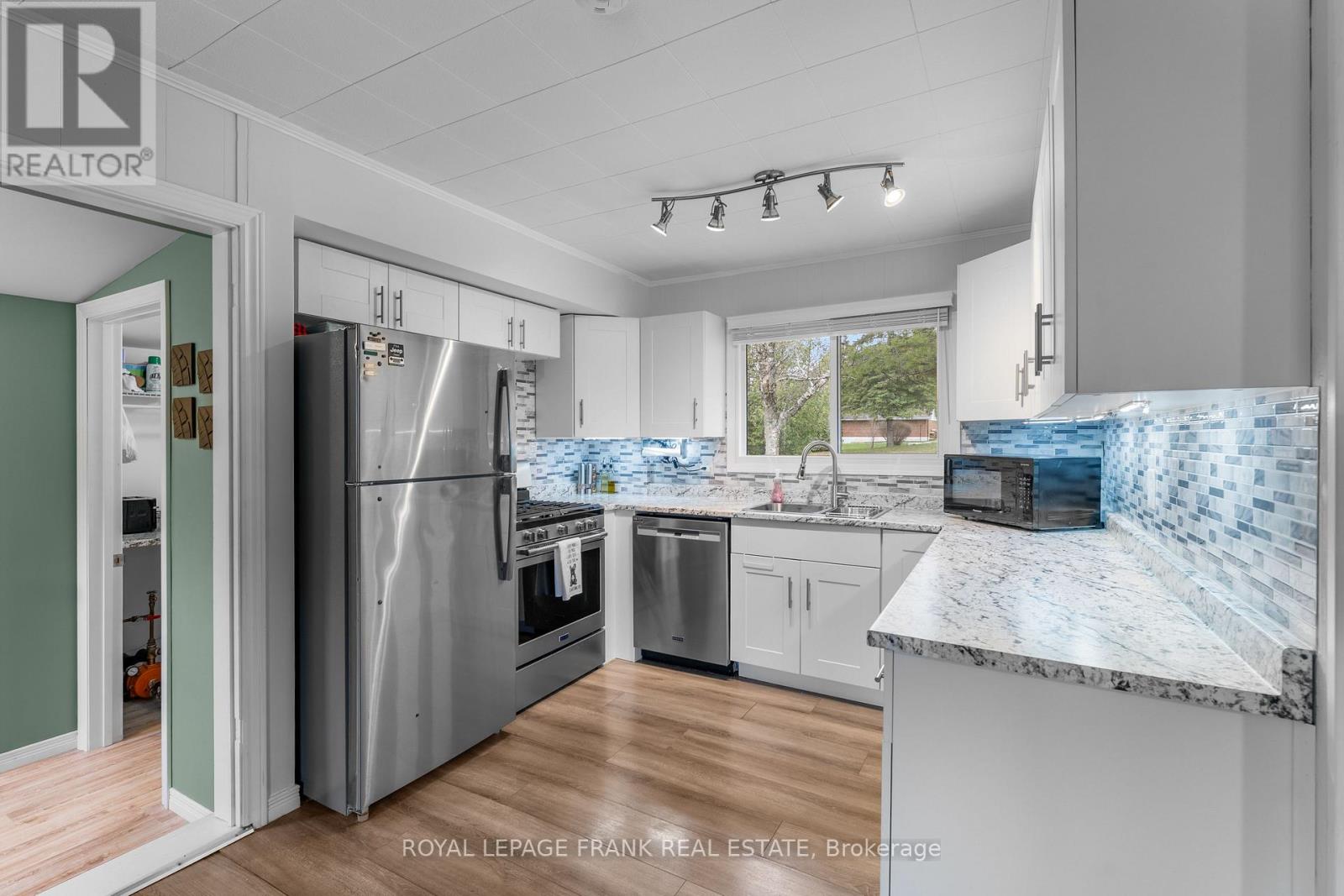 203 Crosby Drive, Kawartha Lakes, Ontario  K0M 1A0 - Photo 9 - X13035702