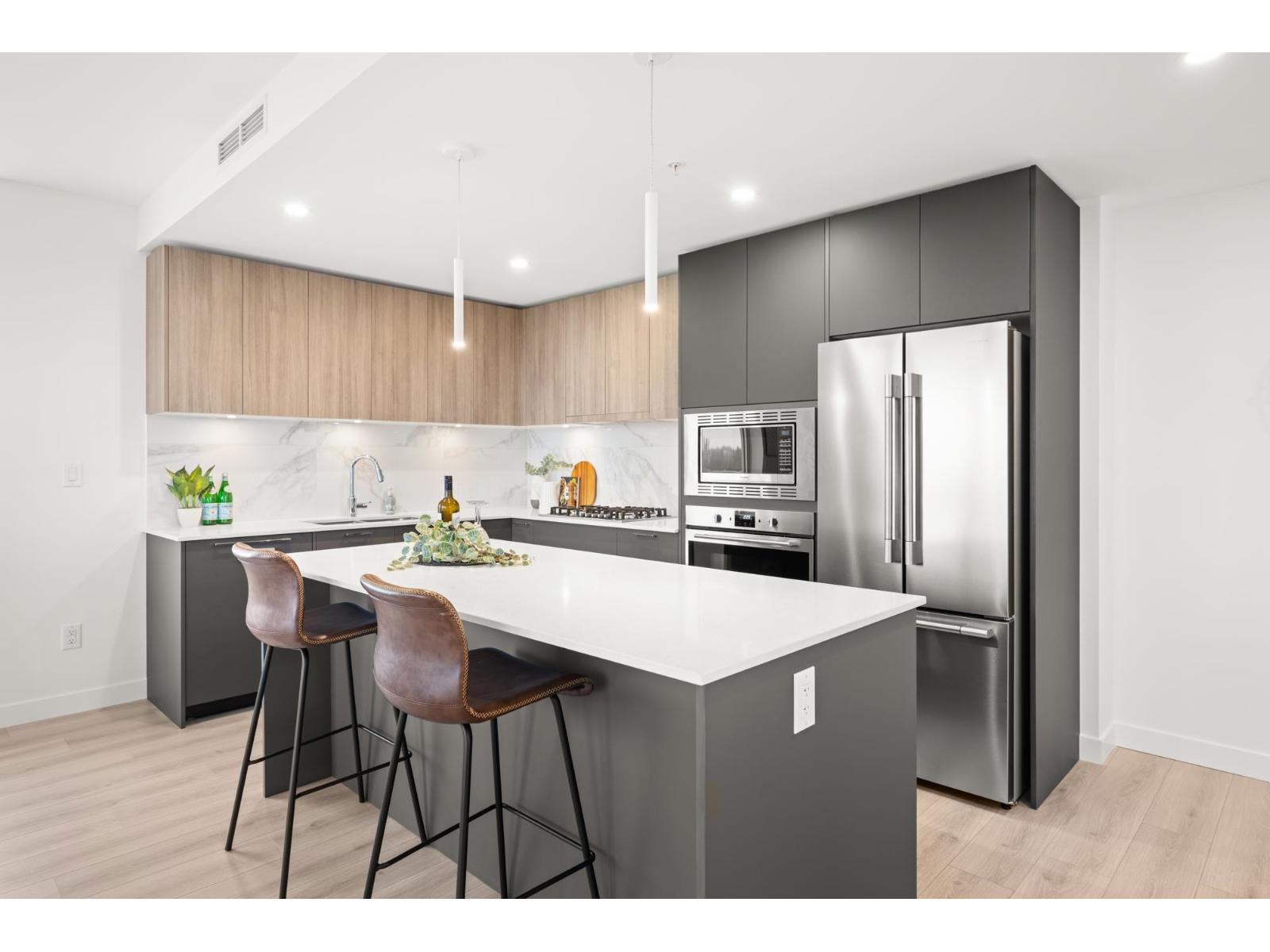 1802 8551 201 Street, Langley, British Columbia  V2Y 3Y5 - Photo 2 - R3114789