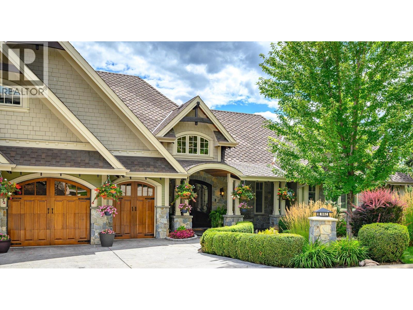 602 Falcon Point Way, Vernon, British Columbia  V1H 2H7 - Photo 5 - 10377407