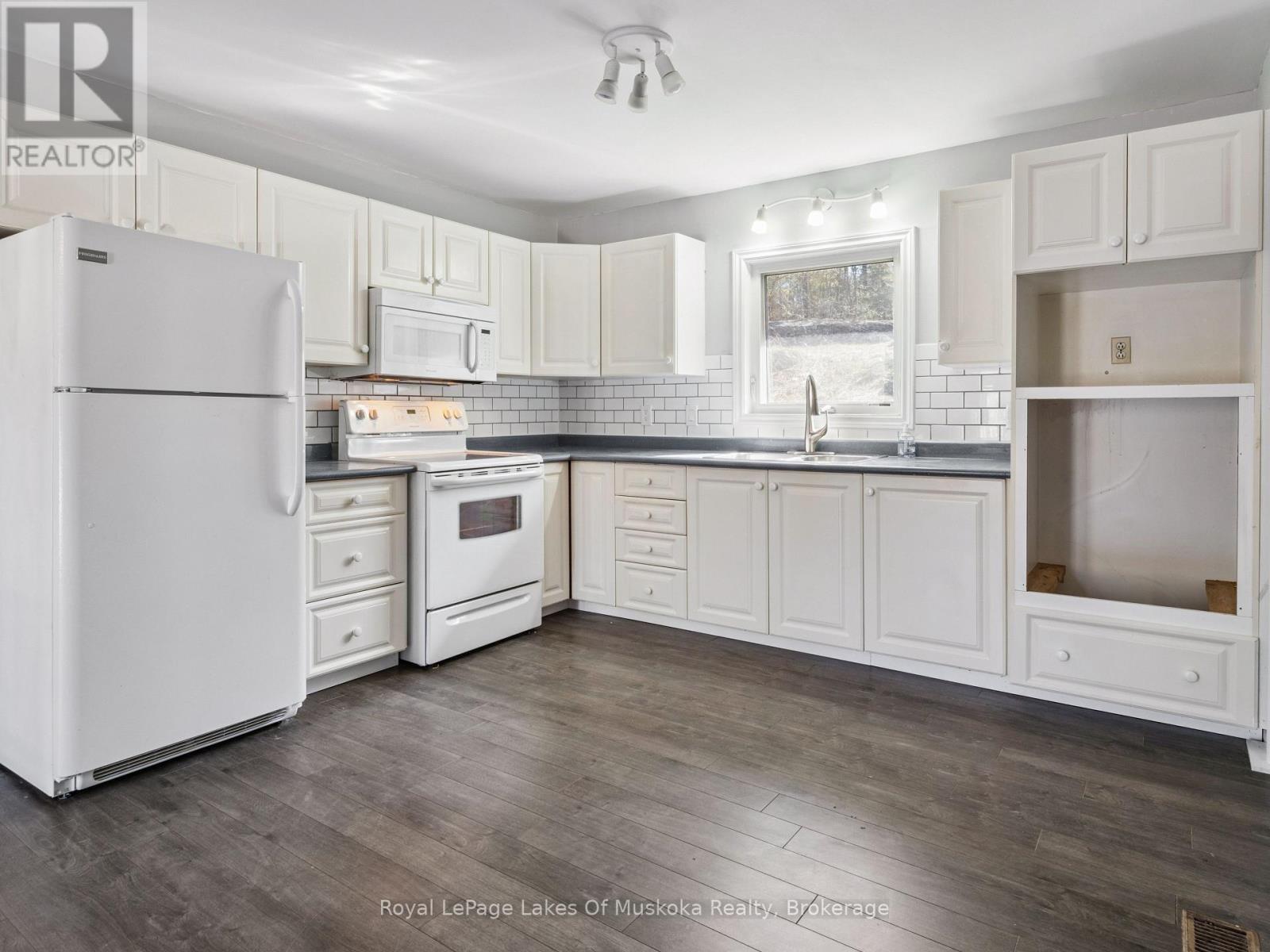 1314 Winhara Road, Gravenhurst, Ontario  P1P 1R1 - Photo 12 - X13035620