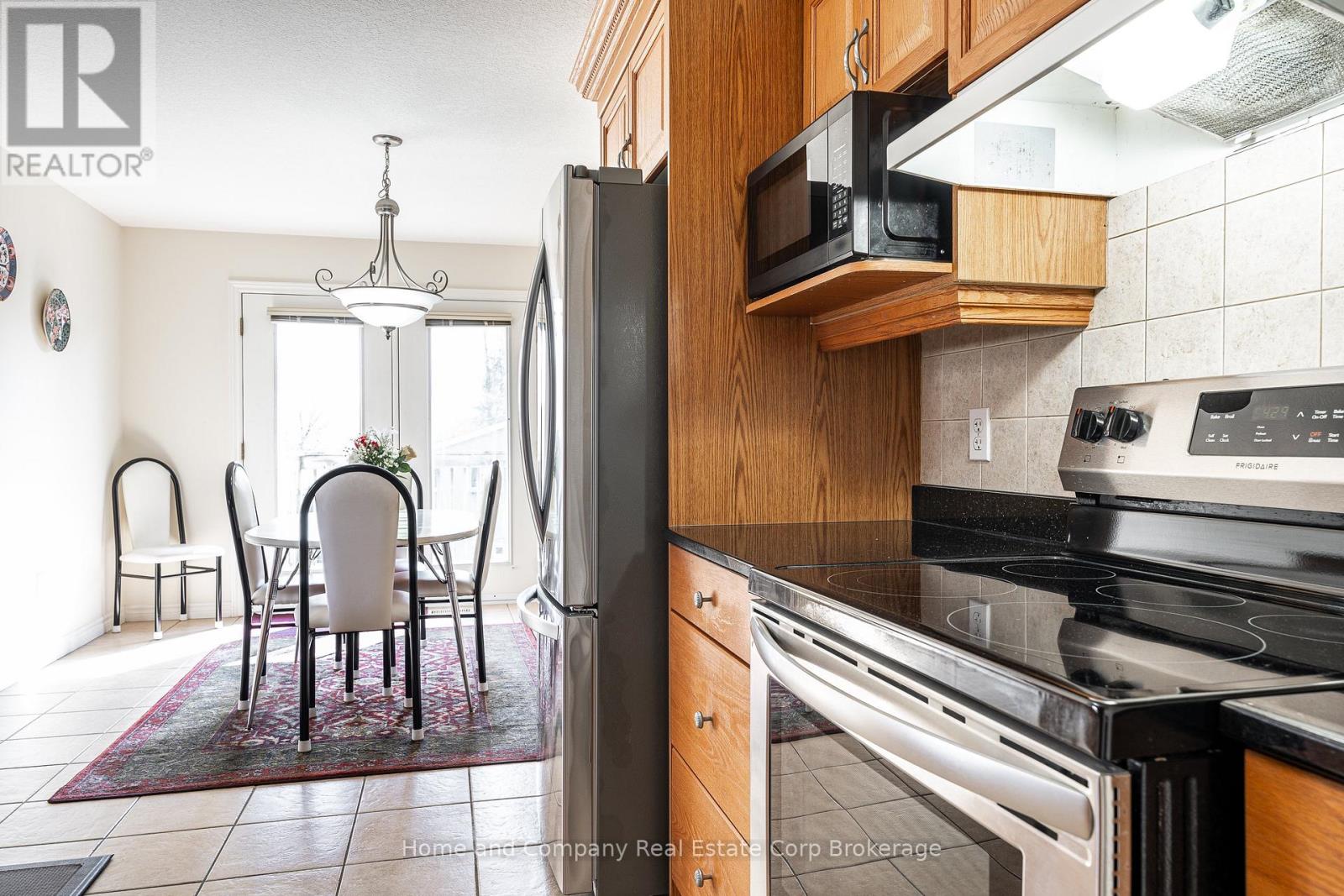 86 Lightbourne Avenue, Stratford, Ontario  N4Z 1J8 - Photo 8 - X13035680