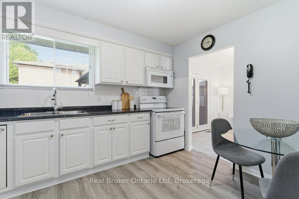 68 Settlers Drive, Kitchener, Ontario  N2E 2L8 - Photo 13 - X13035928