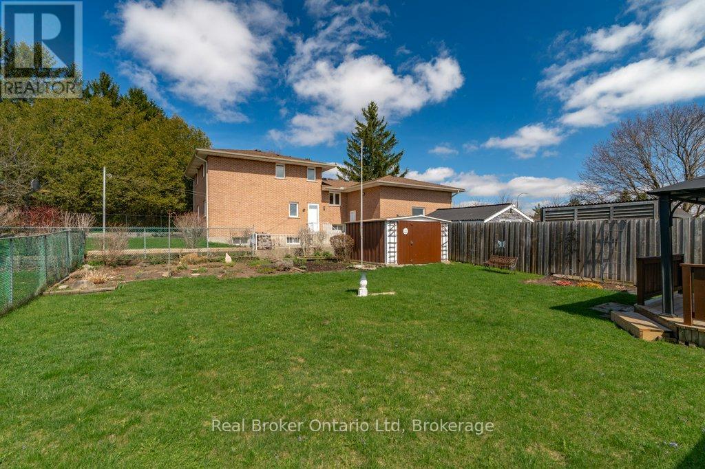 68 Settlers Drive, Kitchener, Ontario  N2E 2L8 - Photo 28 - X13035928