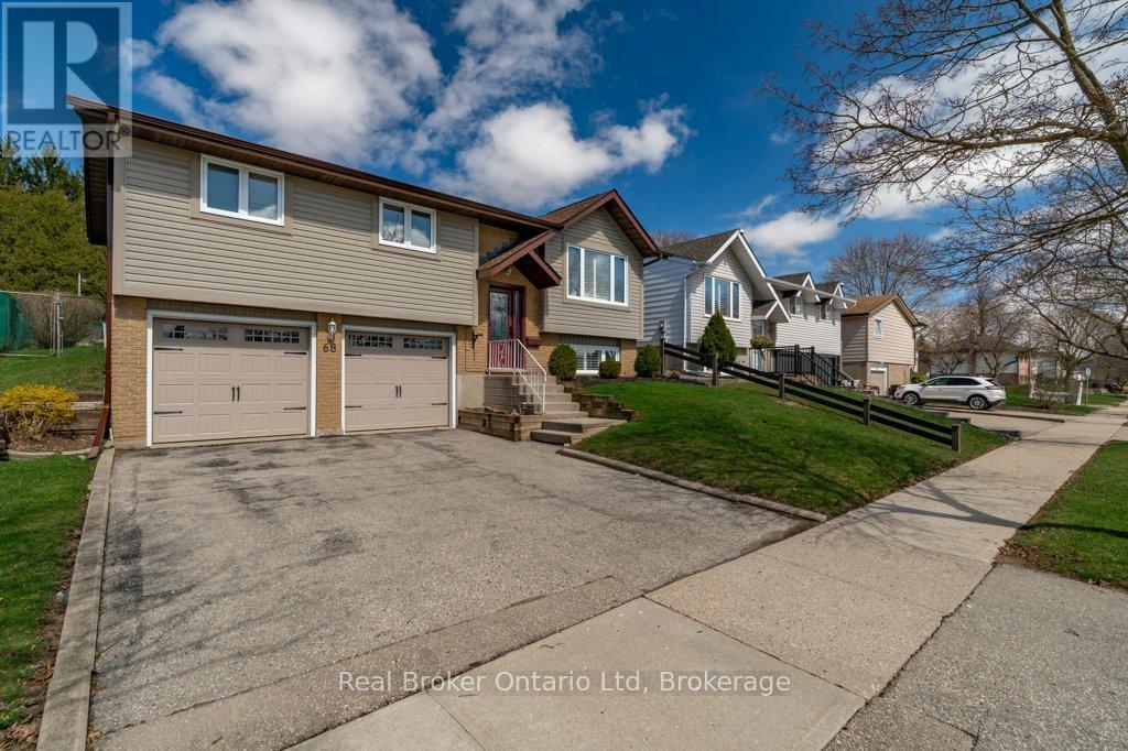 68 Settlers Drive, Kitchener, Ontario  N2E 2L8 - Photo 3 - X13035928