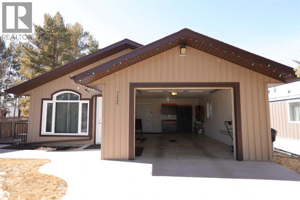 5224 47 Street, Consort, Alberta  T0C 1B0 - Photo 2 - A2299610