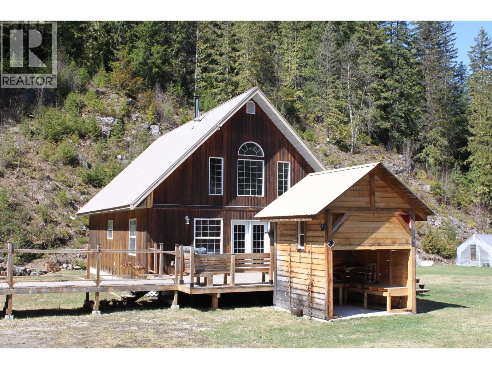 106 Eagles Nest Road, Summit Lake, British Columbia