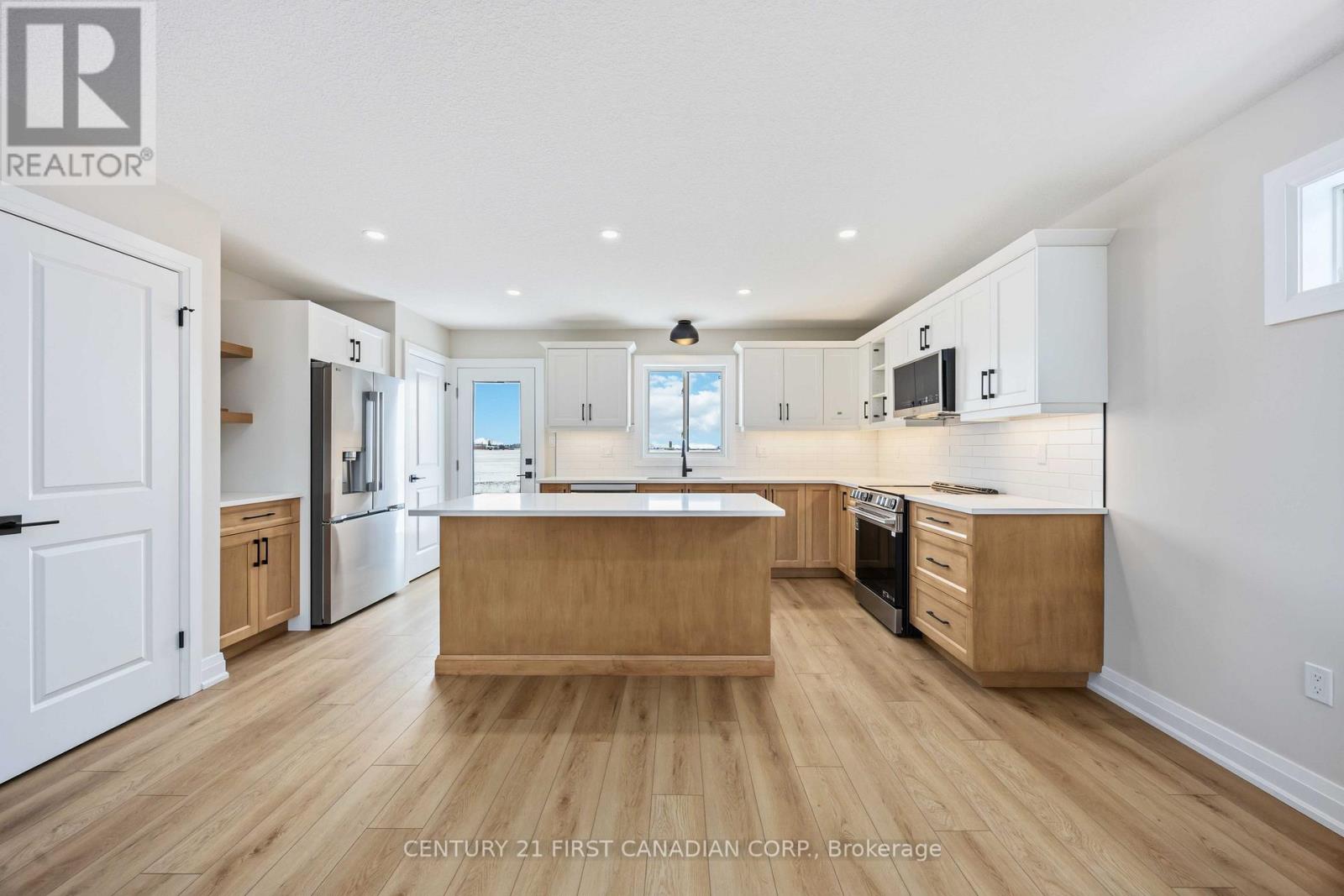 639 Ketter Way, Plympton-Wyoming, Ontario  N0N 1T0 - Photo 10 - X13035602