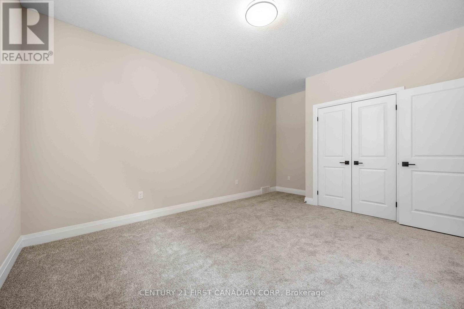 639 Ketter Way, Plympton-Wyoming, Ontario  N0N 1T0 - Photo 19 - X13035602