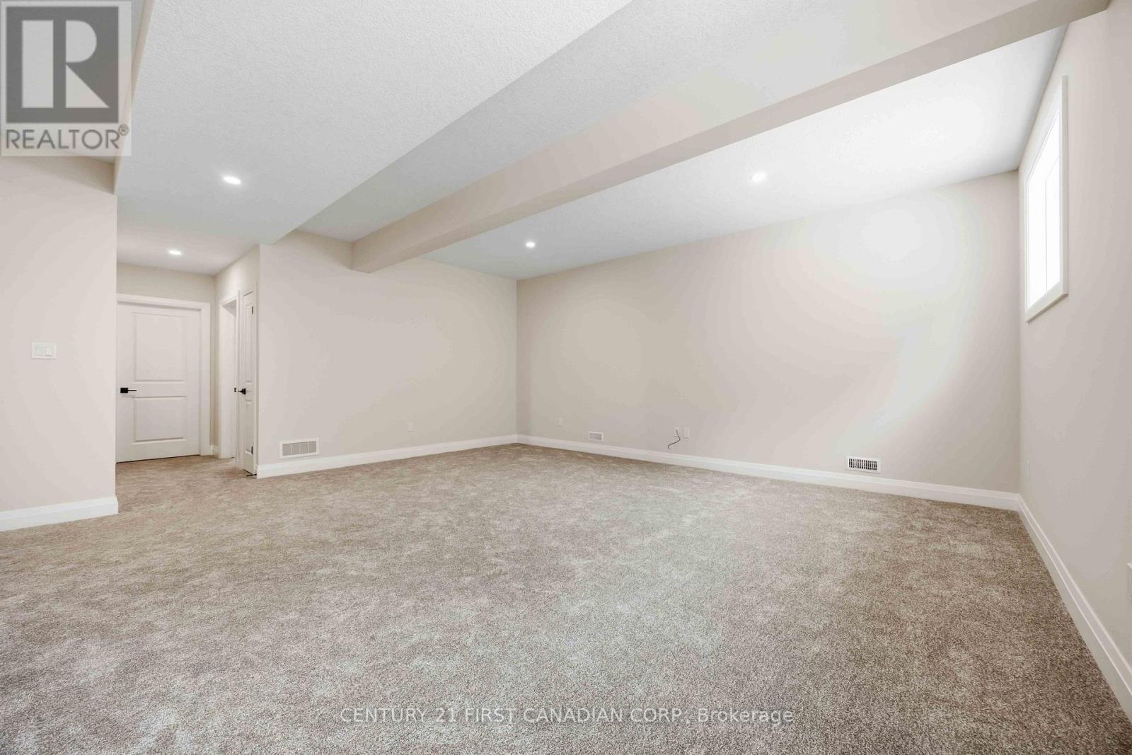 639 Ketter Way, Plympton-Wyoming, Ontario  N0N 1T0 - Photo 30 - X13035602