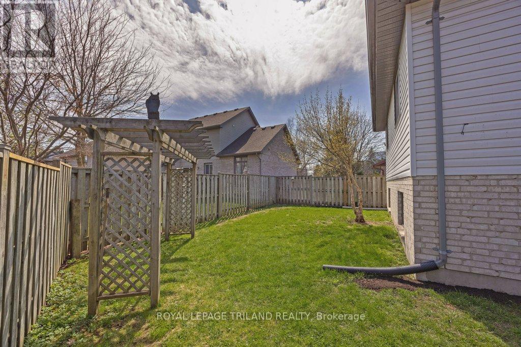 22 Stoneycreek Crescent, London North, Ontario  N5X 3X4 - Photo 32 - X13035646
