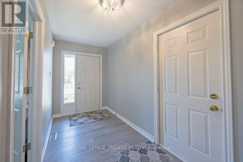 22 Stoneycreek Crescent, London North, Ontario  N5X 3X4 - Photo 4 - X13035646