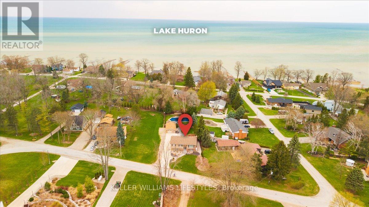 5410 Lake Valley Grove Road, Lambton Shores, Ontario  N0N 1J7 - Photo 2 - X13035762