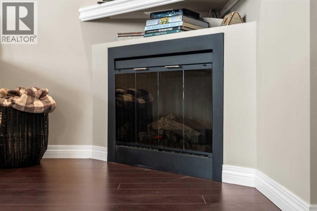 18 Hidden Creek Rise NW, Calgary, Alberta  T3A 6L5 - Photo 5 - A2290878