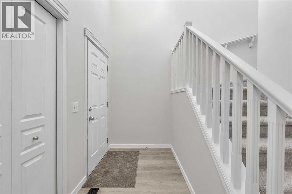 368 New Brighton Place SE, Calgary, Alberta  T2Z 4W6 - Photo 2 - A2301067